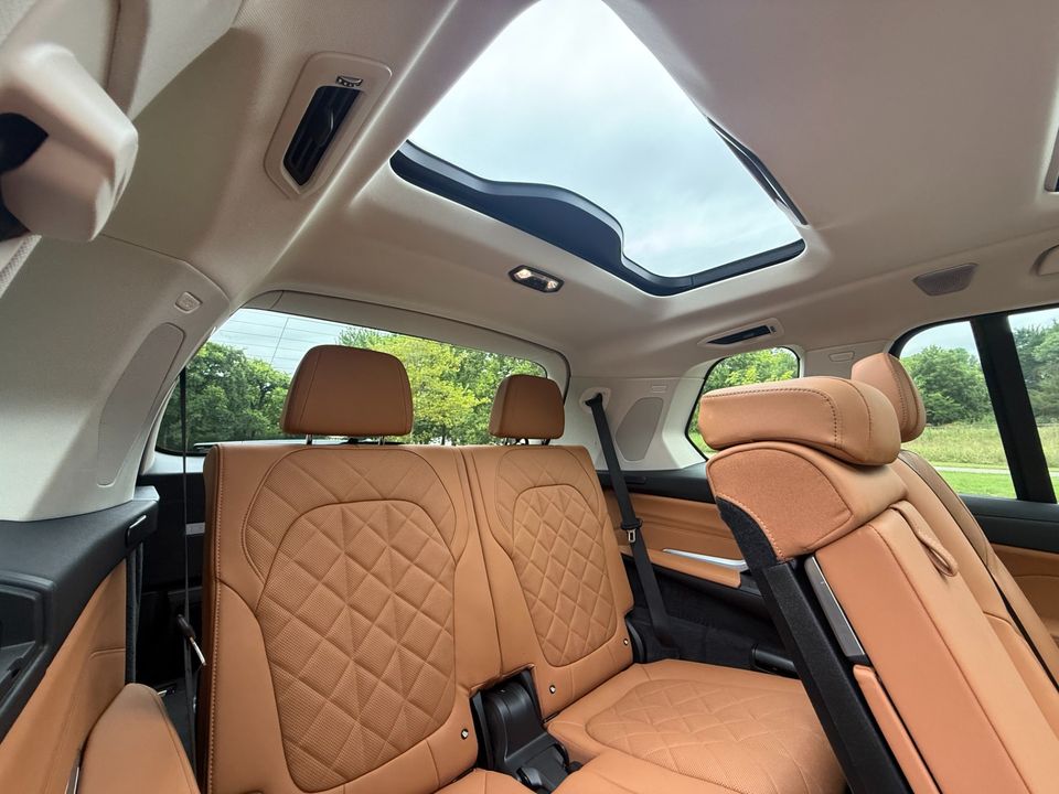 2023 BMW X7