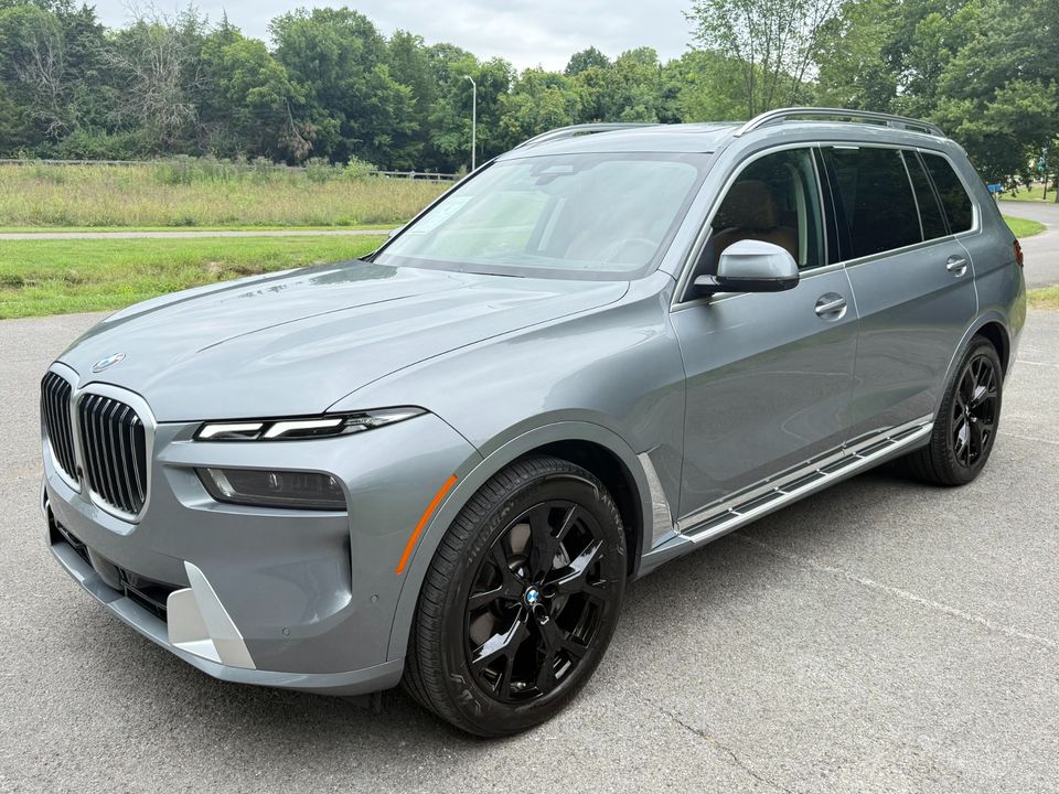 2023 BMW X7