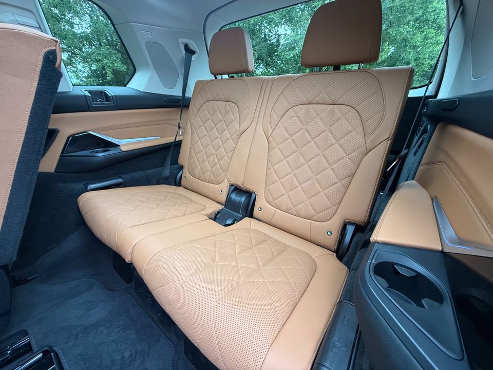 2023 BMW X7