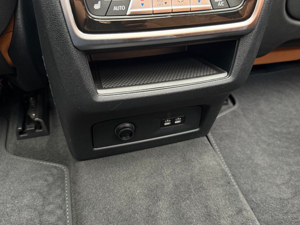 2023 BMW X7