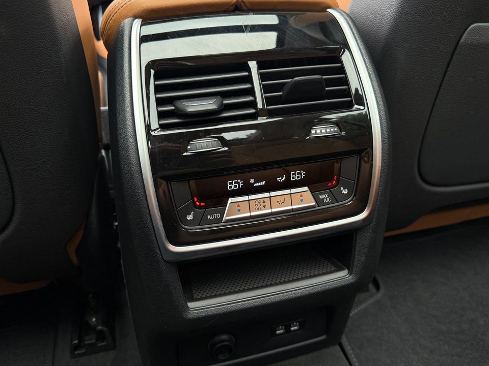 2023 BMW X7