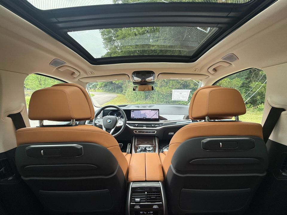 2023 BMW X7