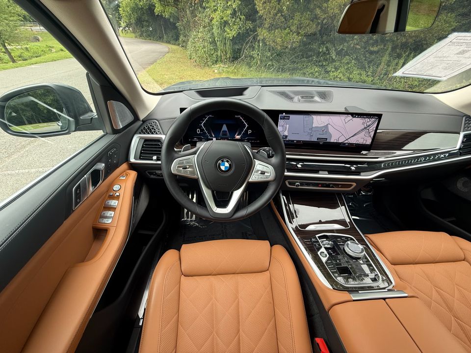 2023 BMW X7