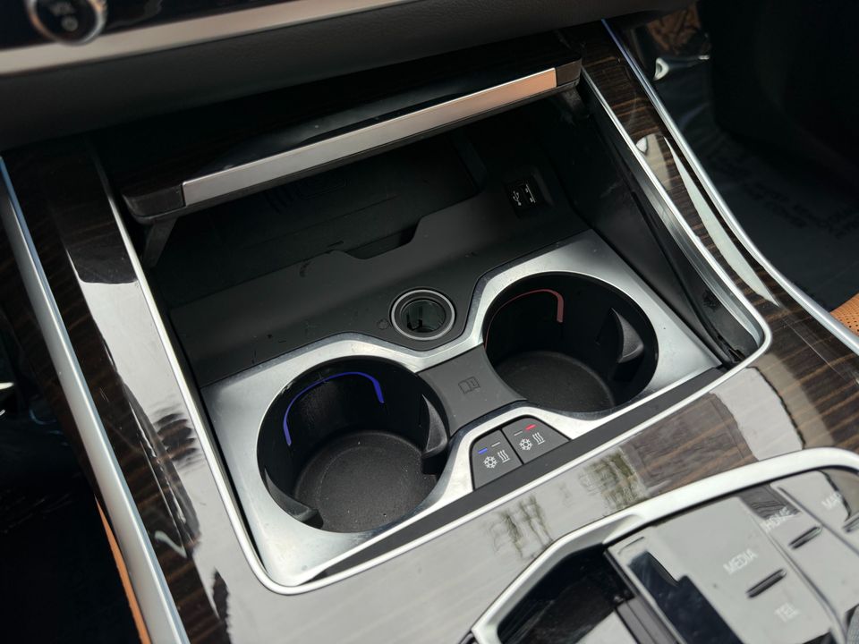 2023 BMW X7