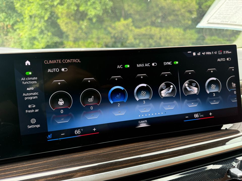 2023 BMW X7