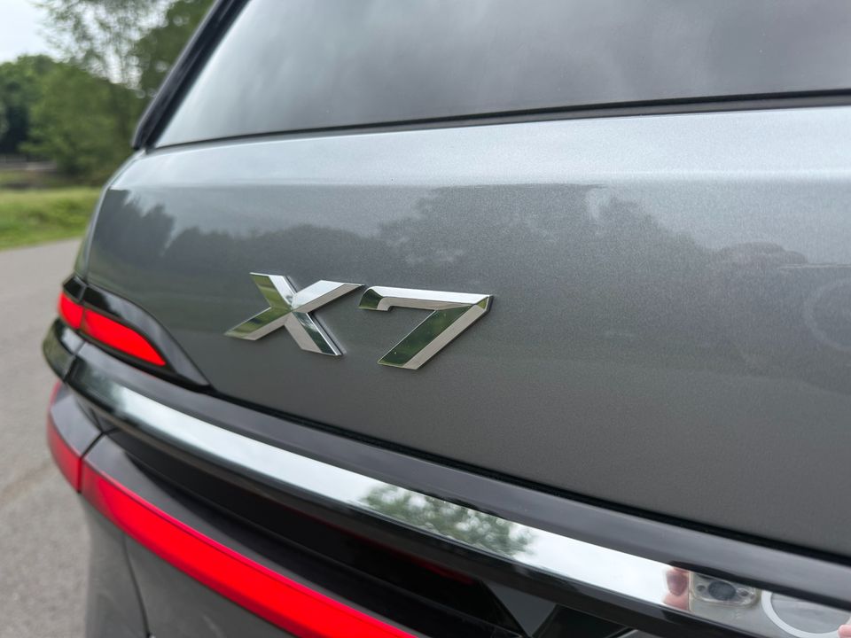 2023 BMW X7