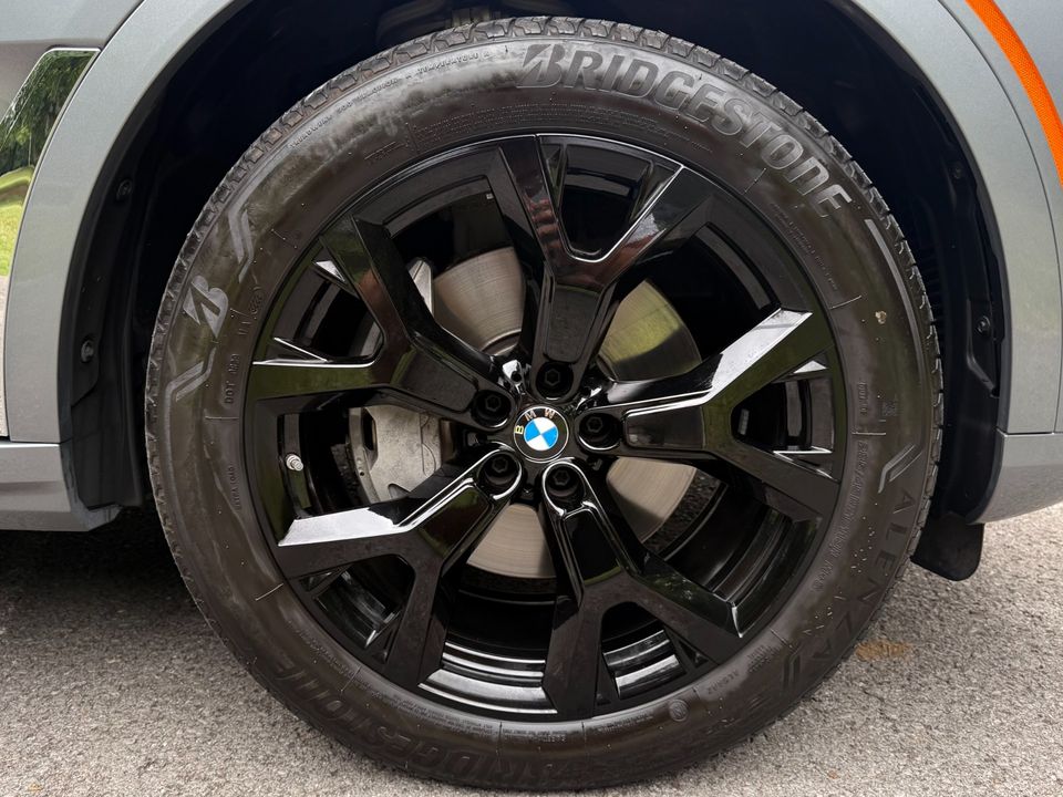 2023 BMW X7