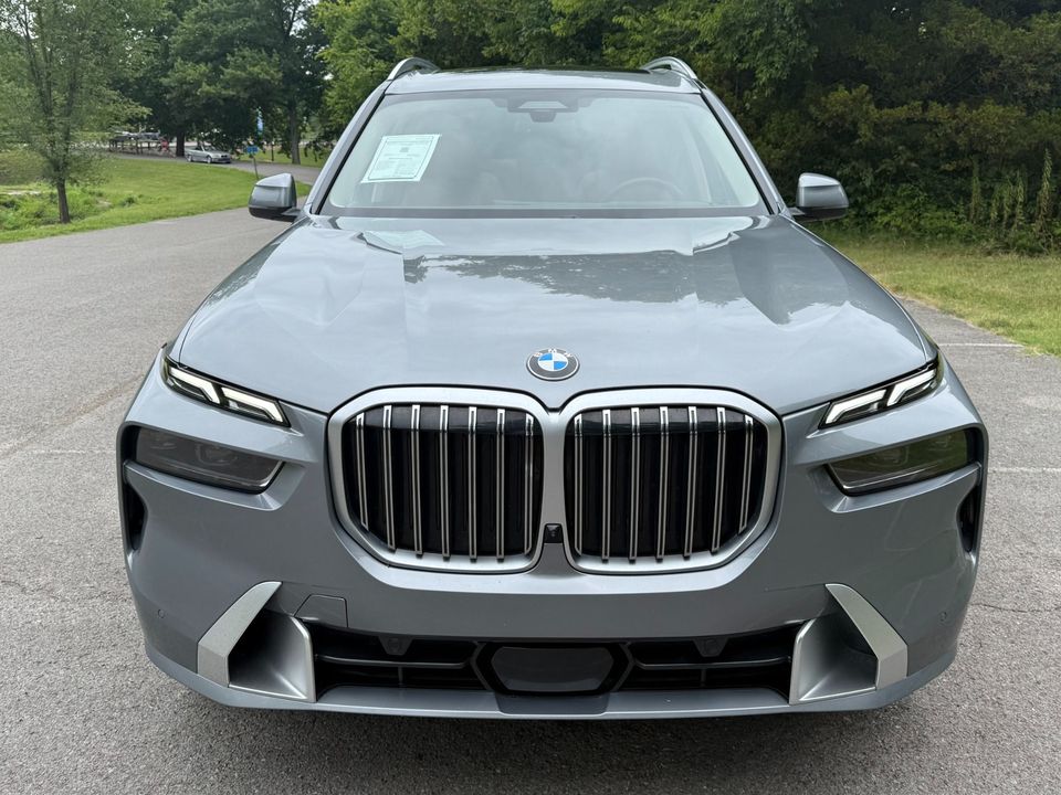 2023 BMW X7