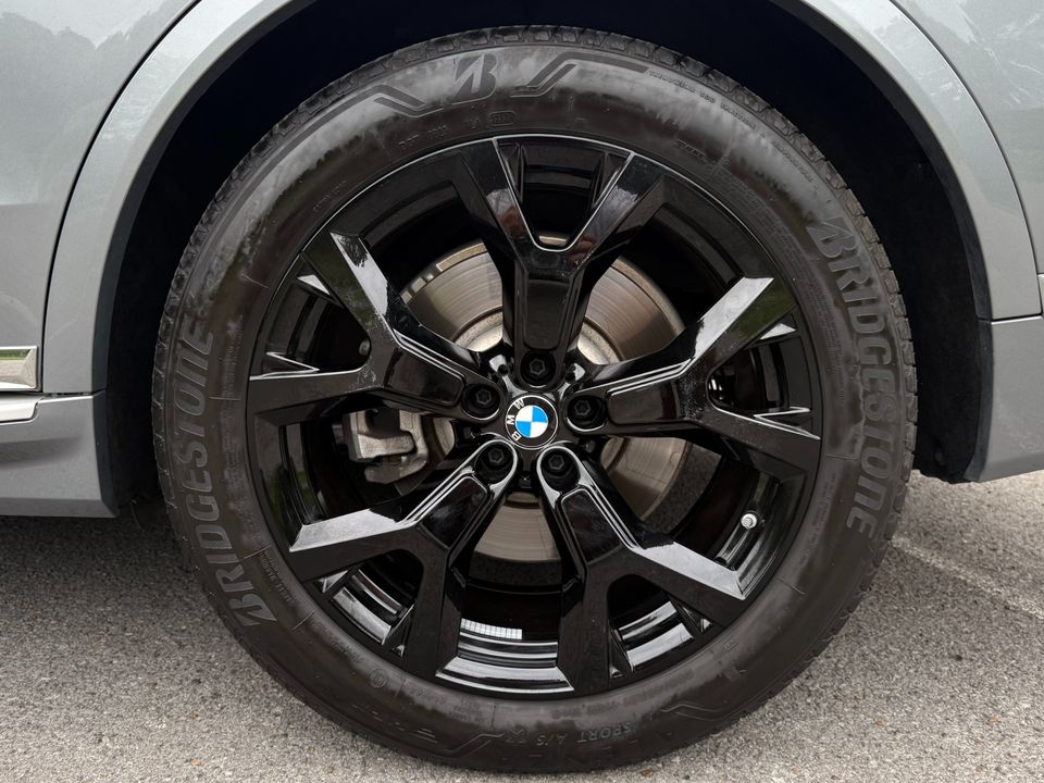 2023 BMW X7