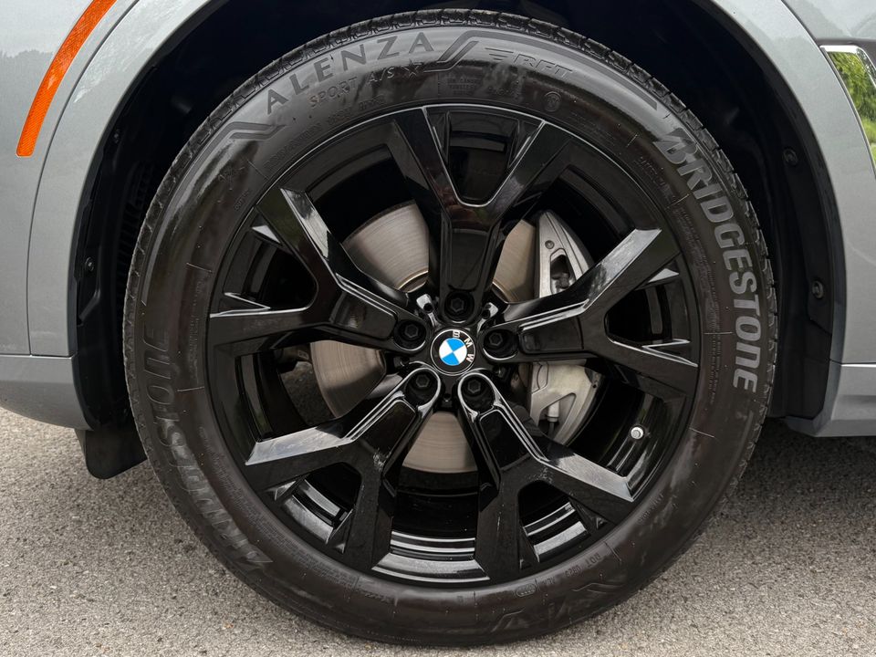2023 BMW X7