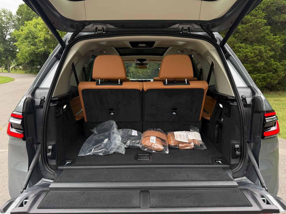 2023 BMW X7