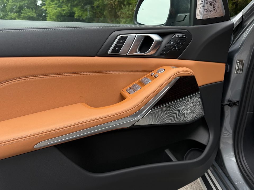 2023 BMW X7