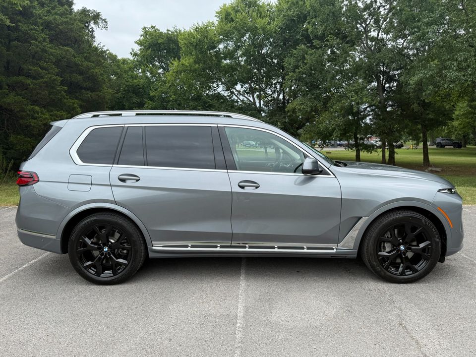 2023 BMW X7