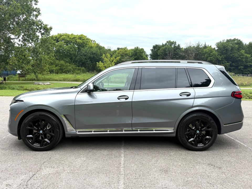 2023 BMW X7