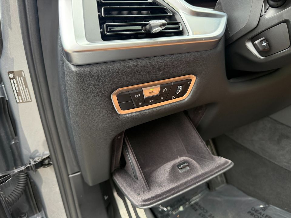 2023 BMW X7