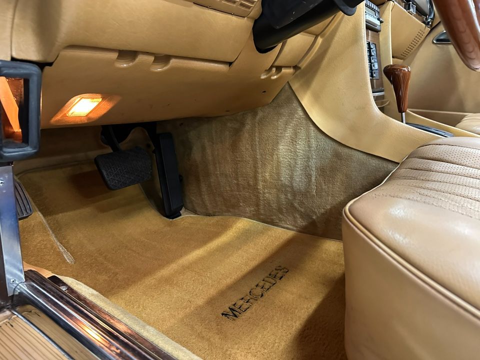 1981 Mercedes-Benz 380-Class