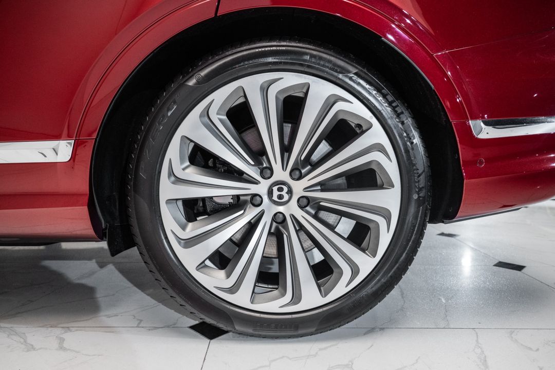 2025 Bentley Bentayga