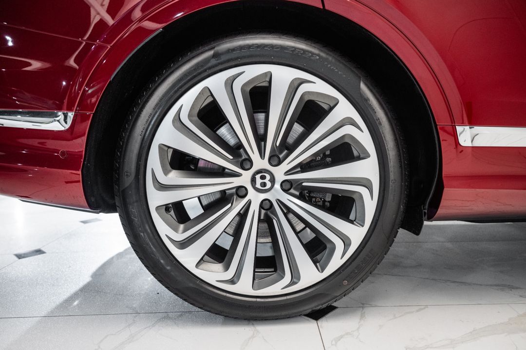 2025 Bentley Bentayga