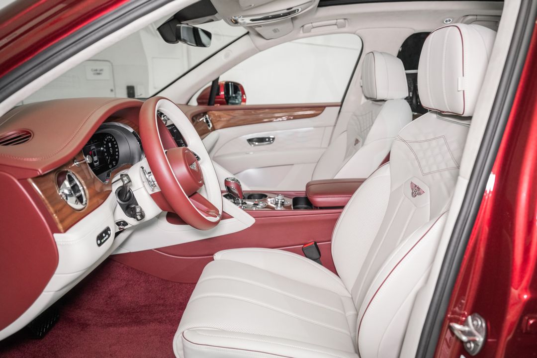 2025 Bentley Bentayga