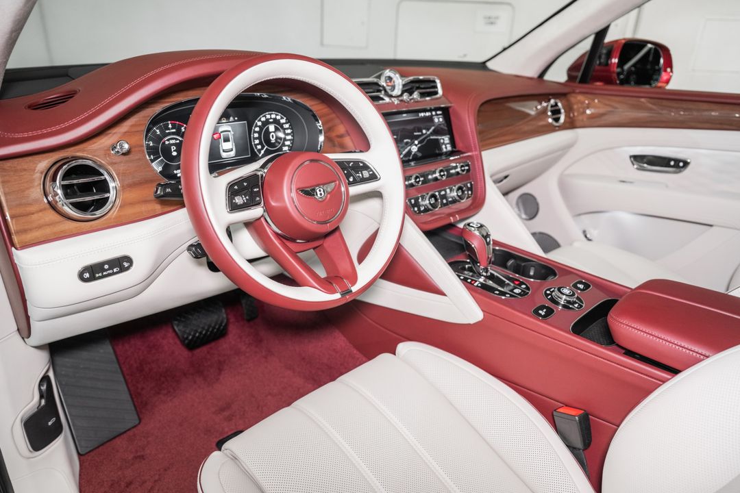 2025 Bentley Bentayga