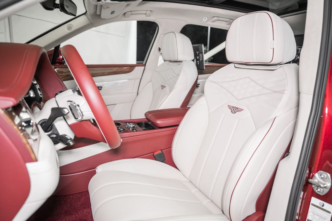 2025 Bentley Bentayga