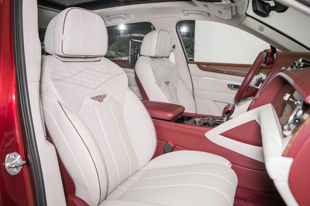 2025 Bentley Bentayga