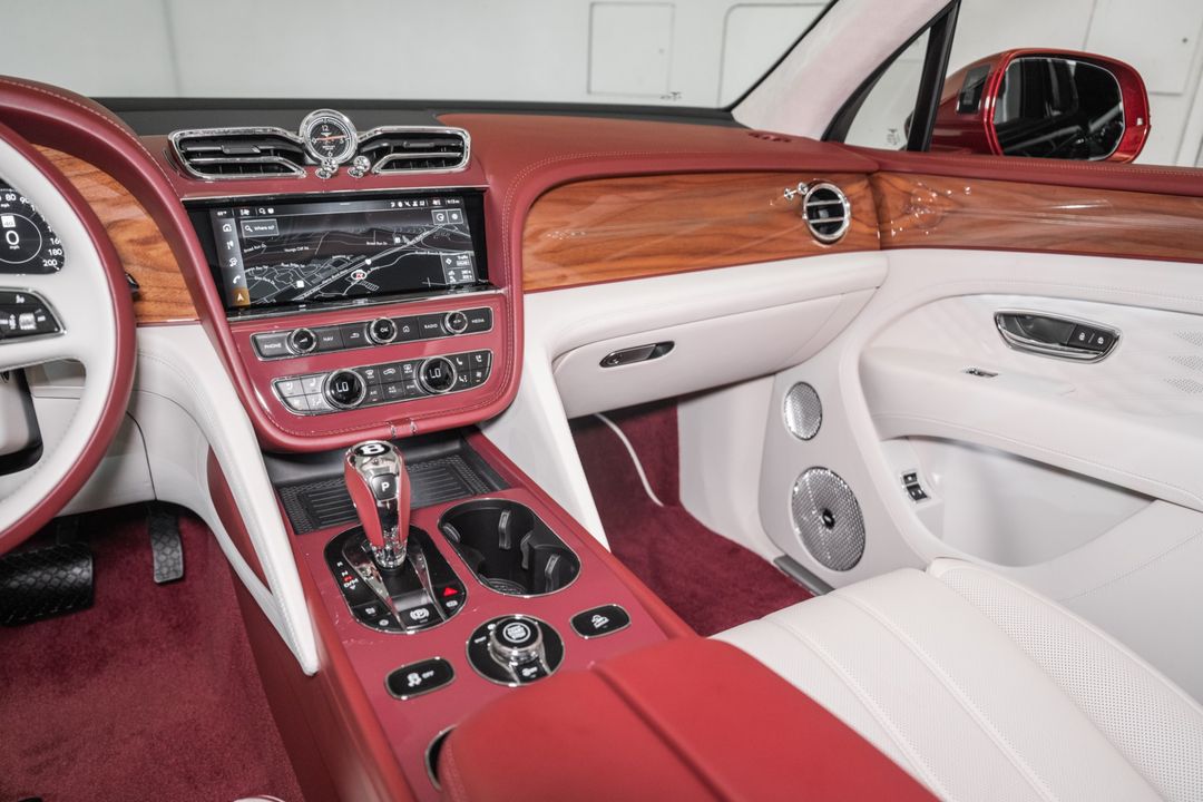 2025 Bentley Bentayga