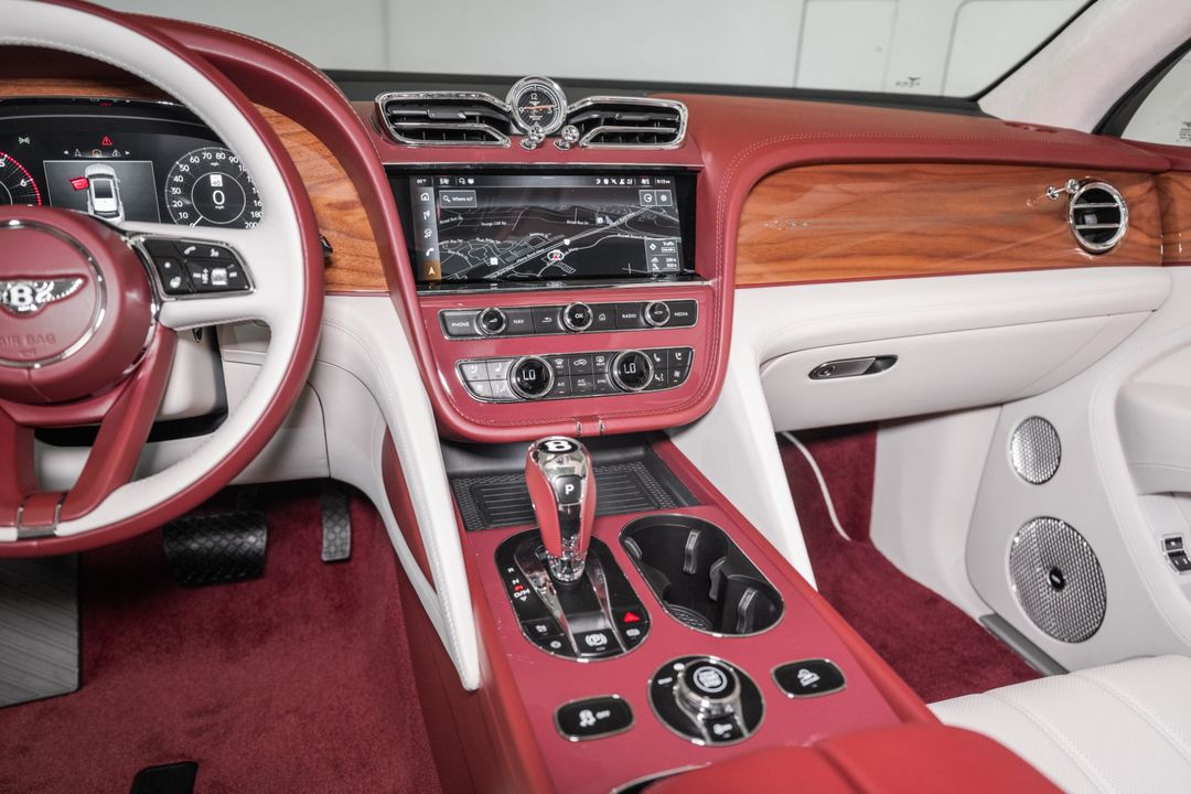 2025 Bentley Bentayga