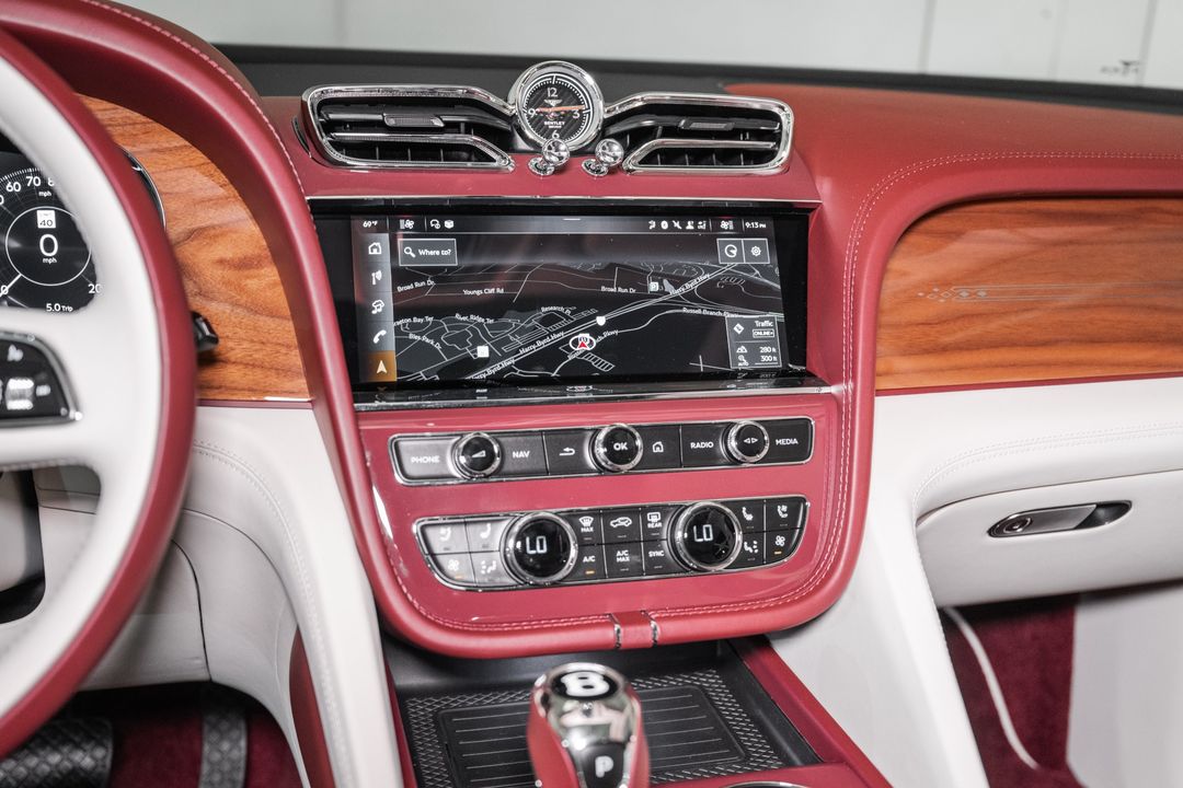 2025 Bentley Bentayga