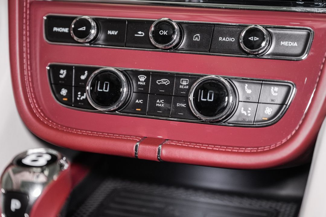 2025 Bentley Bentayga