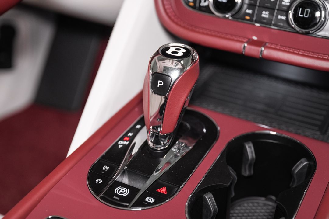 2025 Bentley Bentayga