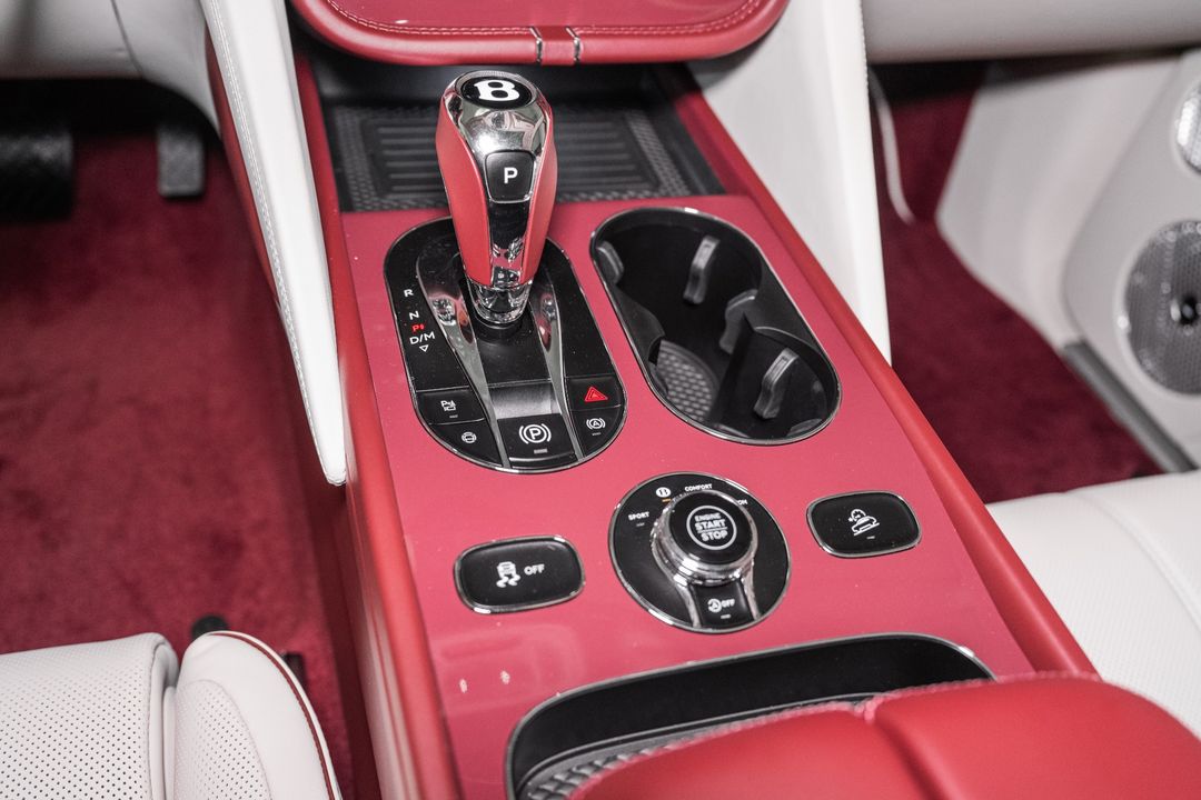 2025 Bentley Bentayga