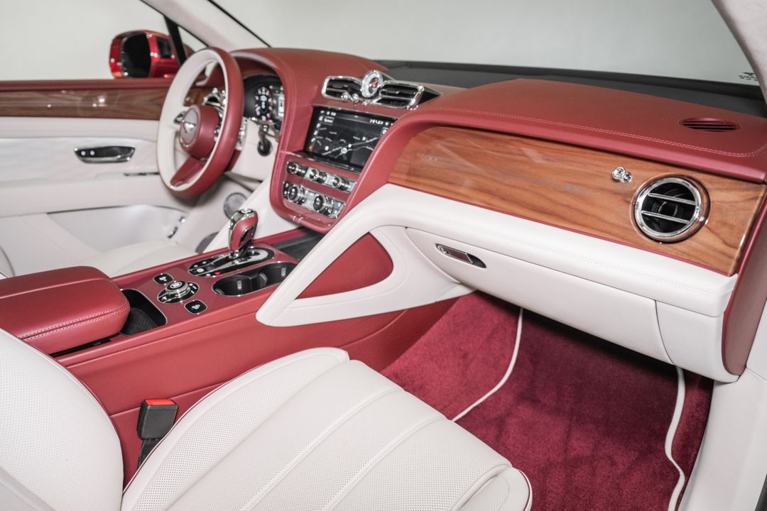 2025 Bentley Bentayga