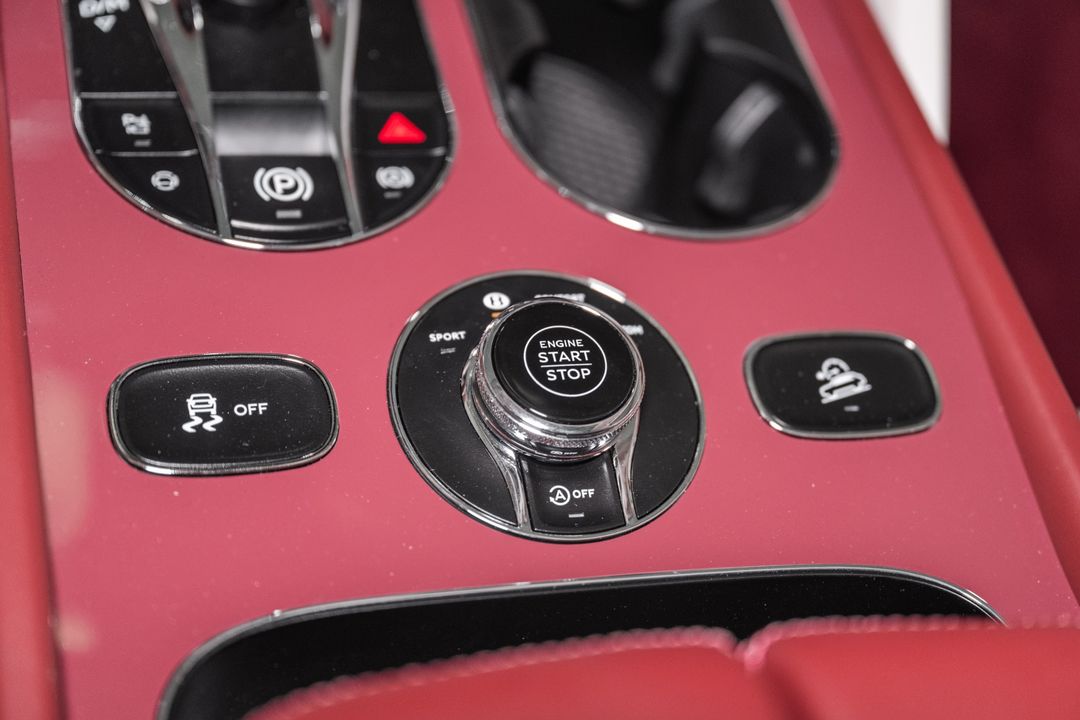 2025 Bentley Bentayga