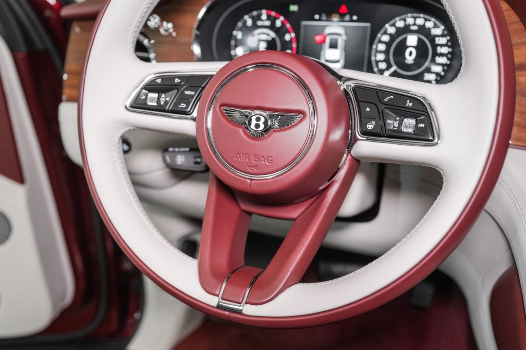 2025 Bentley Bentayga