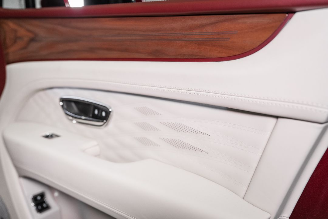 2025 Bentley Bentayga