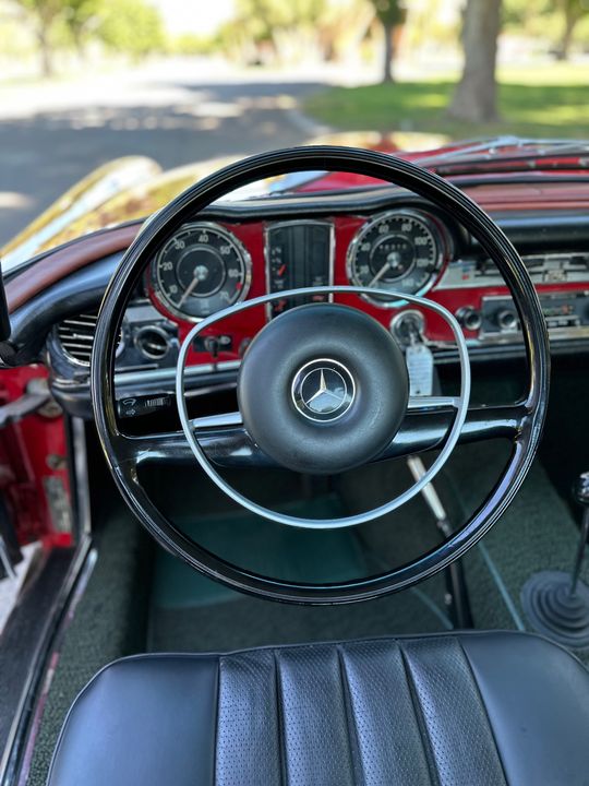 1968 Mercedes Benz 280 SL