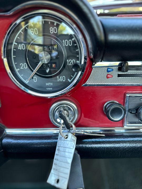 1968 Mercedes Benz 280 SL