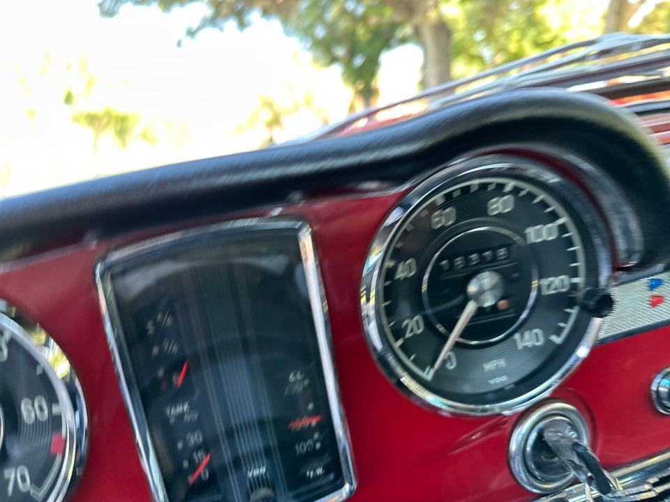1968 Mercedes Benz 280 SL