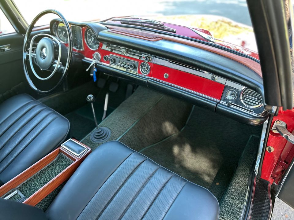 1968 Mercedes Benz 280 SL