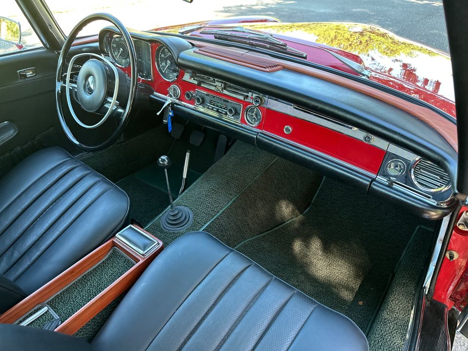 1968 Mercedes Benz 280 SL