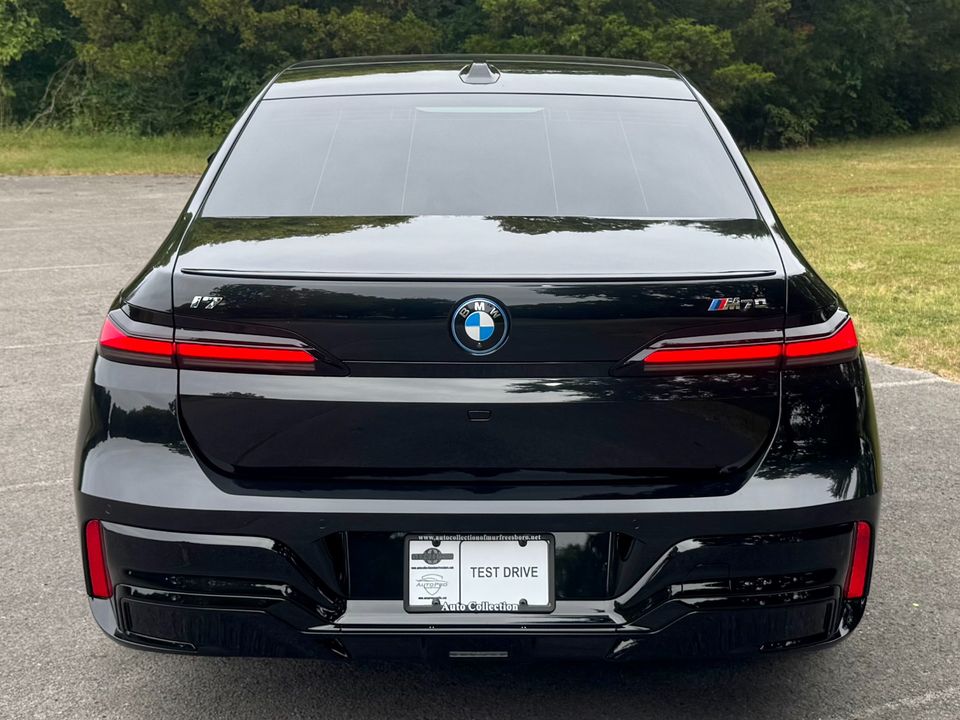 2024 BMW i7