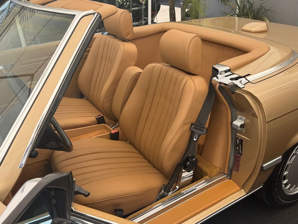 1986 Mercedes-Benz 560-Class