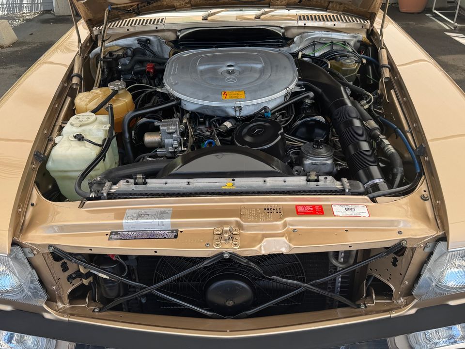 1986 Mercedes-Benz 560-Class