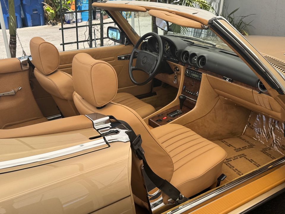 1986 Mercedes-Benz 560-Class