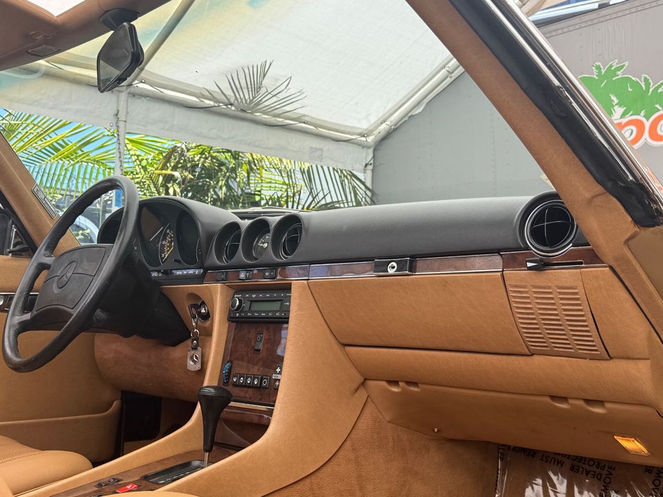 1986 Mercedes-Benz 560-Class