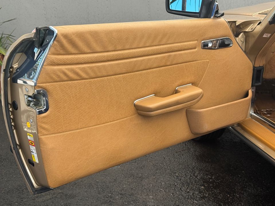 1986 Mercedes-Benz 560-Class