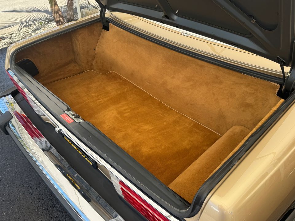 1986 Mercedes-Benz 560-Class