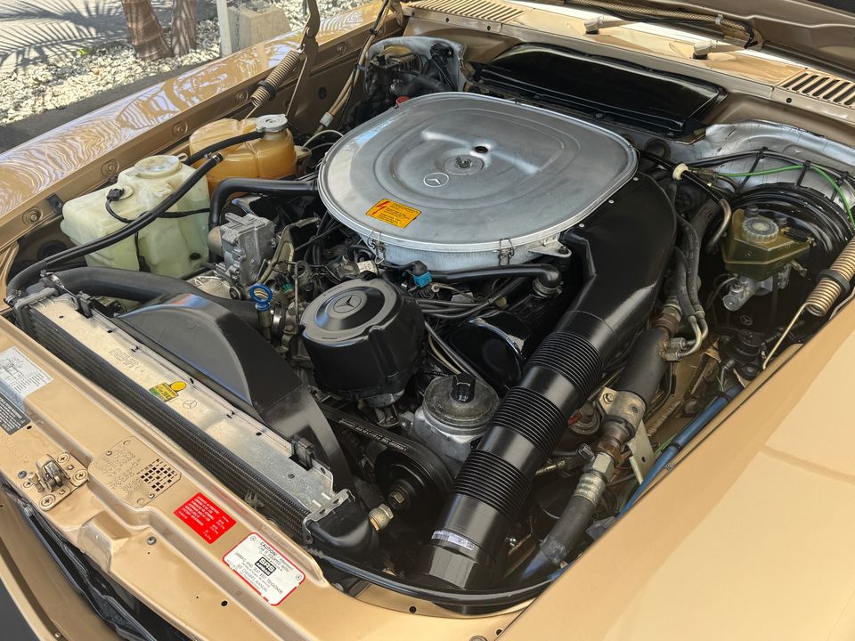 1986 Mercedes-Benz 560-Class
