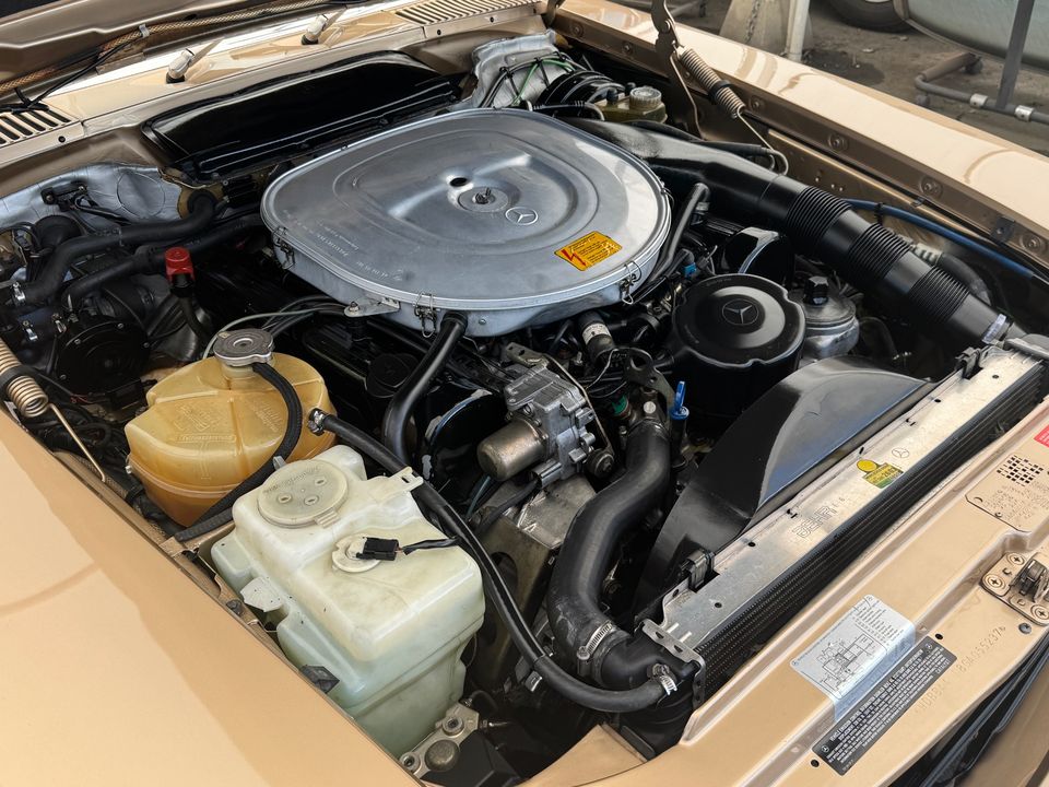 1986 Mercedes-Benz 560-Class